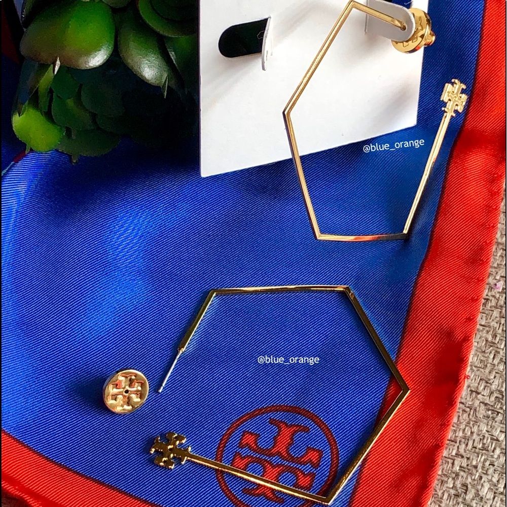 ✨NEW TORY BURCH✨LARGE GOLD HEX HOOP EARRINGS - Picture 3 of 5